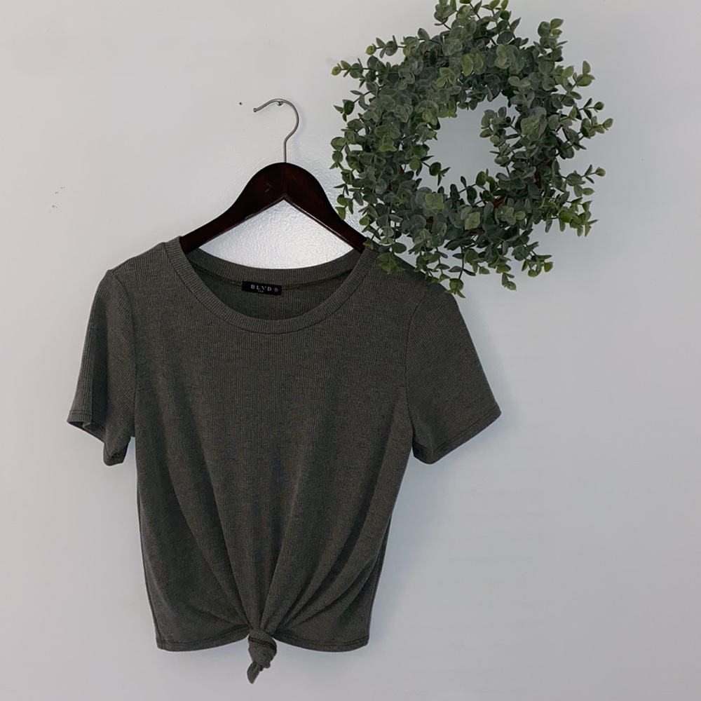 BLVD Front Knot Green Ribbed Shirt Cropped Medium